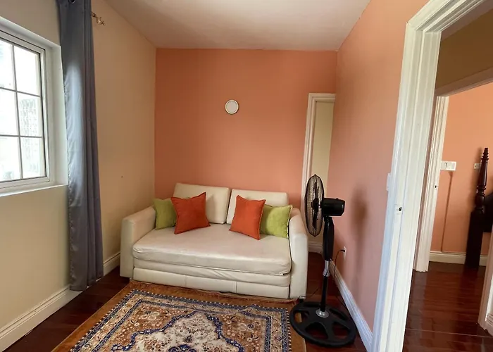 Skyline 2 Queen Bedroom - Perfect For A Couples Getaway! Apartment Montego Bay